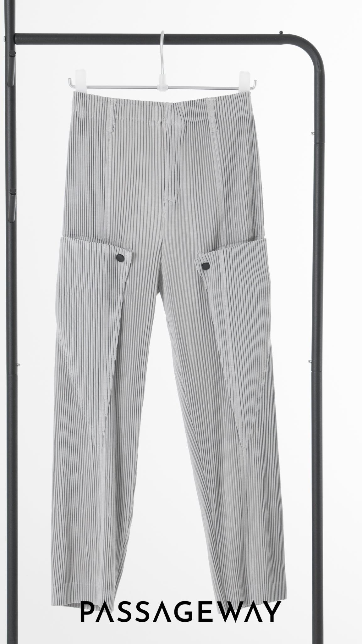 Pleated Button Trousers