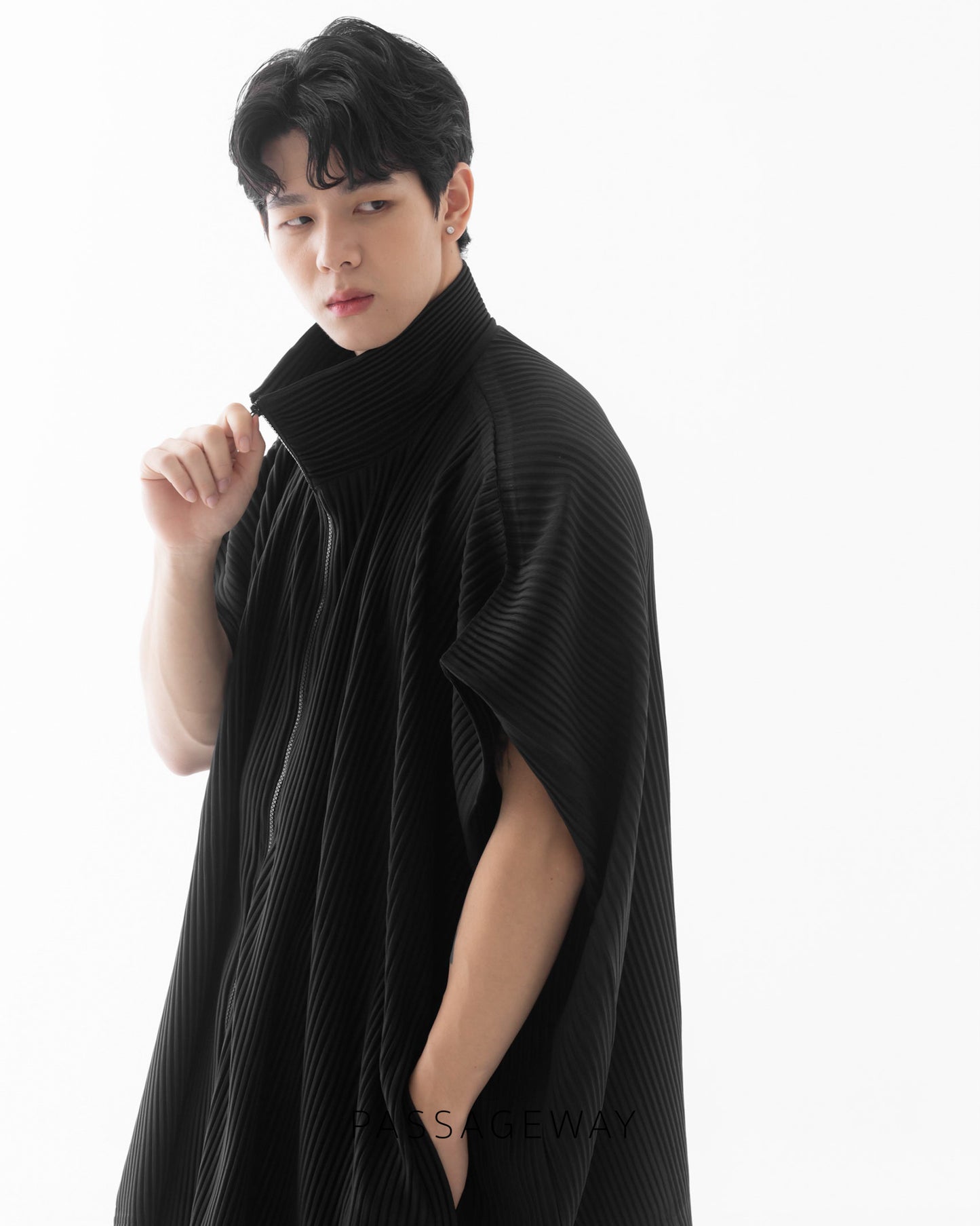 Pleated Zipped Vest Coat