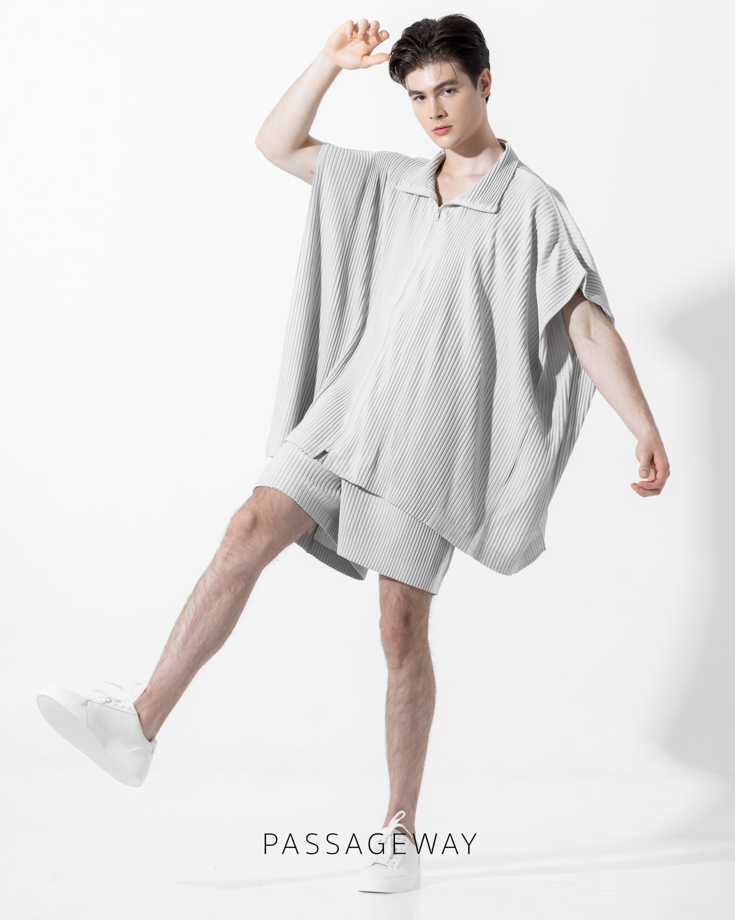 Pleated Zipped Vest Coat